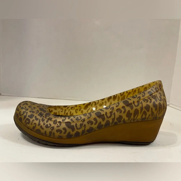 Crocs Carlisa Leopard Print Wedge Slip-on Shoes Size 8 - Picture 4 of 10